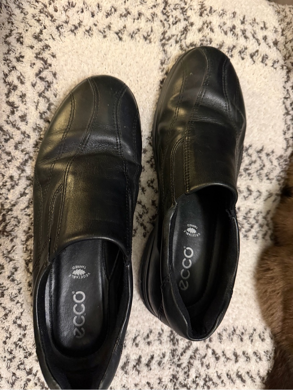 ECCO Men's Black Slip-On Leather Loafers